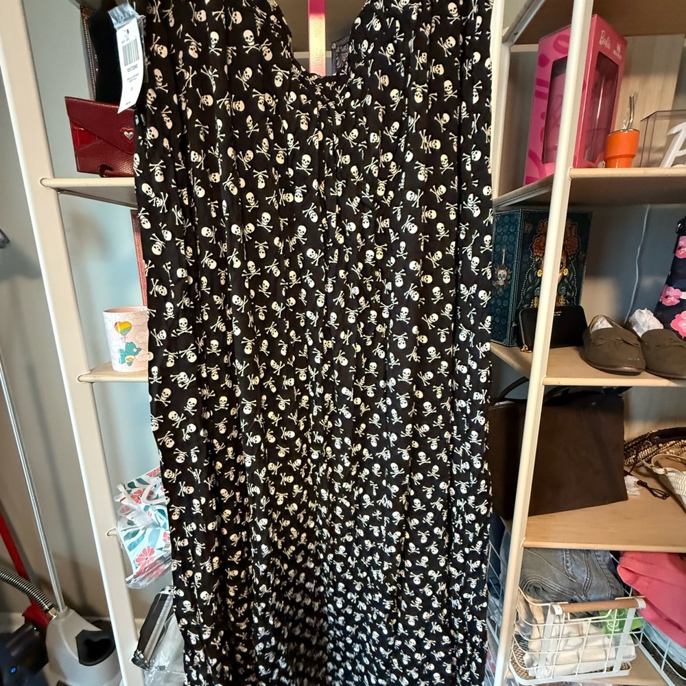 Hot Topic Black Skull Print Maxi Skirt size 3X NWT - Picture 5 of 5